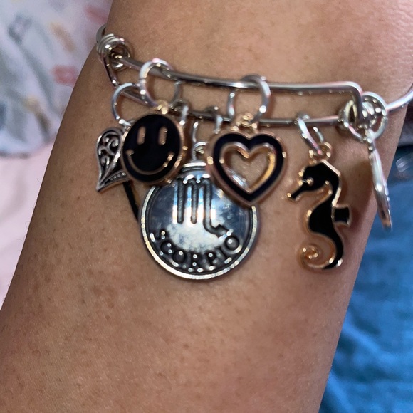 Scorpion - Picture 4 of 4